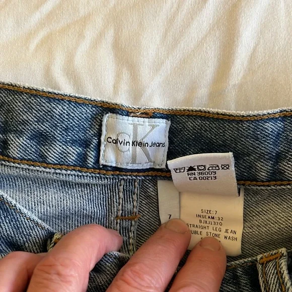 Calvin Klein Jeans Junior Size 7 Boyfriend - Picture 2 of 6